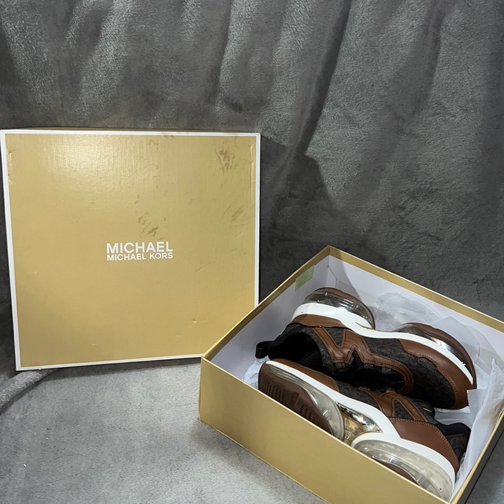BRAND NEW Michael Kors sneakers